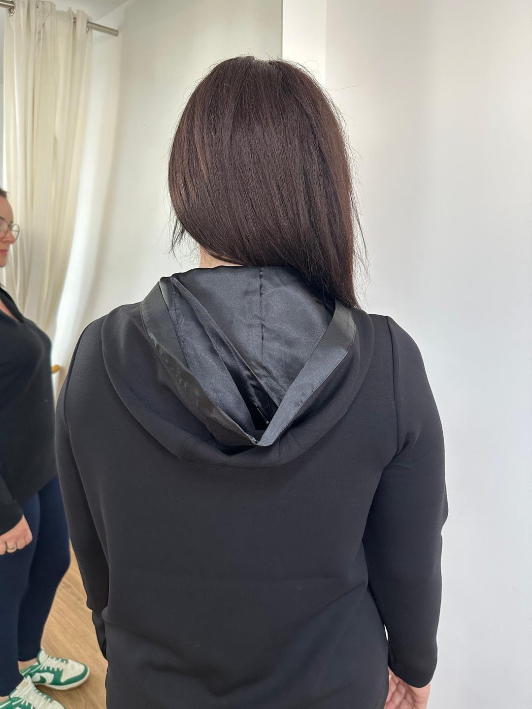 Schwarzes Sweatshirt mit Kapuze - Vera Meyer