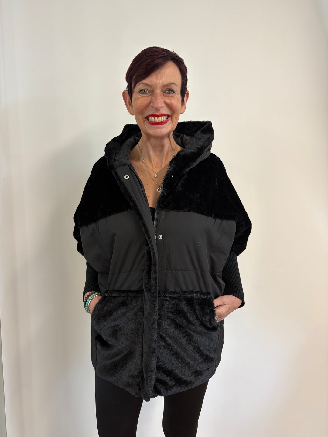 Coole Herbst/Winterjacke mit Kapuze - Vera Meyer