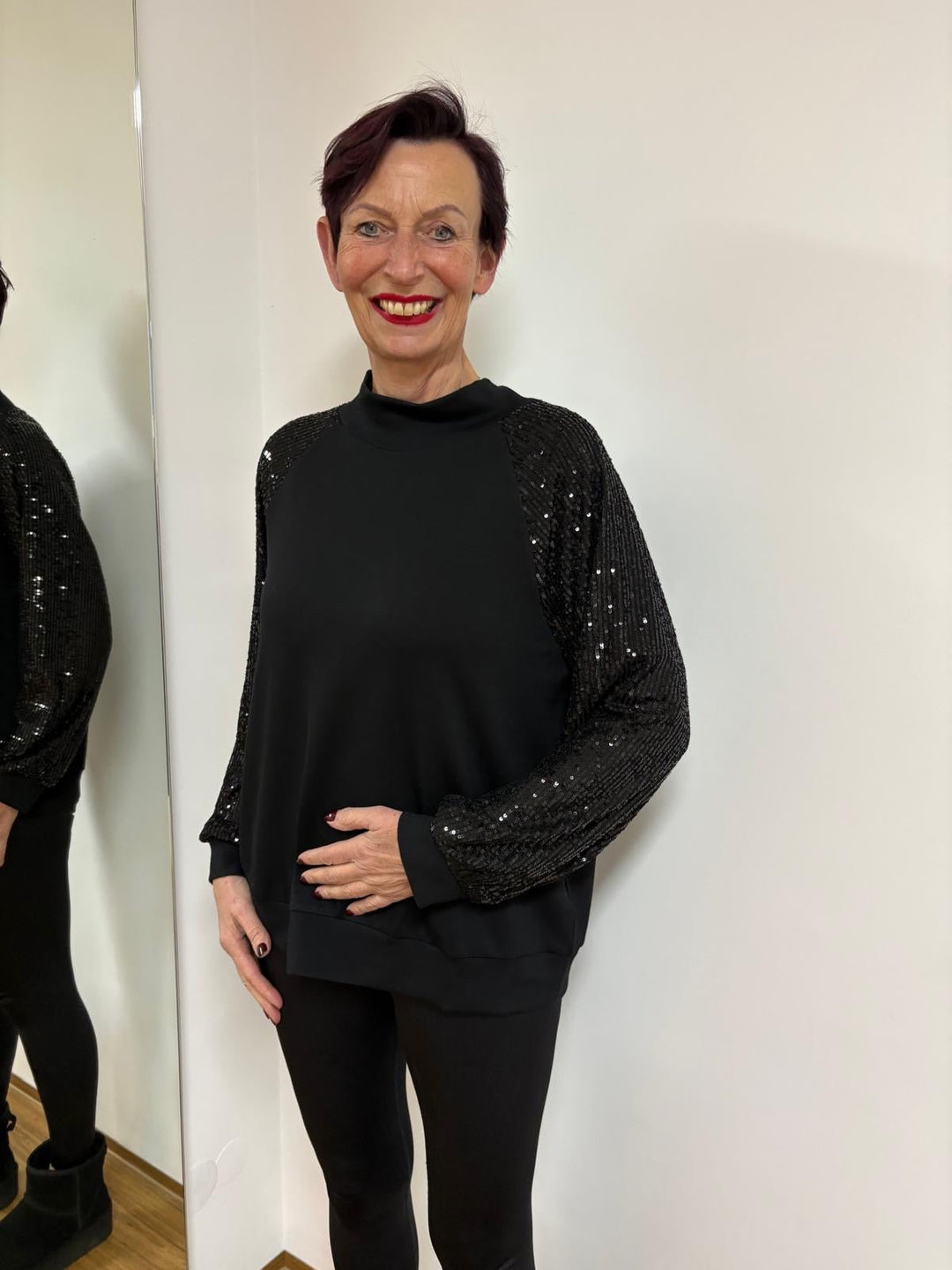 Oberteil mit Pailletten Ärmeln - Vera Meyer